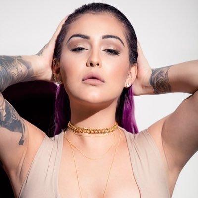 officialadriiana
